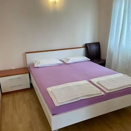 Cro Apartments Makarska Apartment