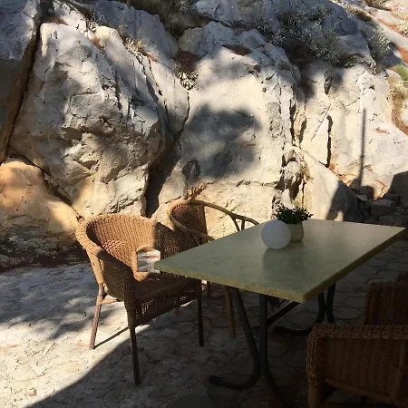 Cro Apartments Makarska *