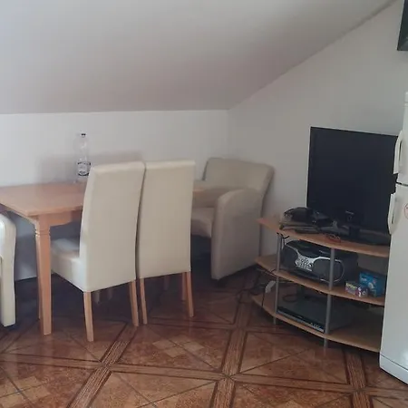 Cro Apartments Makarska *